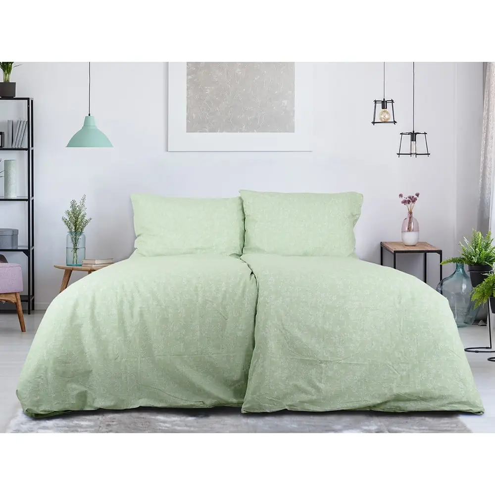 Lenjerie de pat verde din țesătură crep pentru pat de o persoană 140x200 cm Green Flowers – B.E.S.