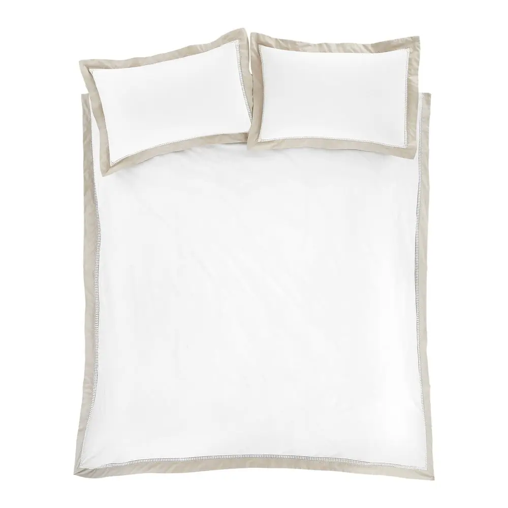 Lenjerie de pat albă-bej din bumbac pentru pat dublu/extinsă 230x220 cm Oxford Lace – Bianca