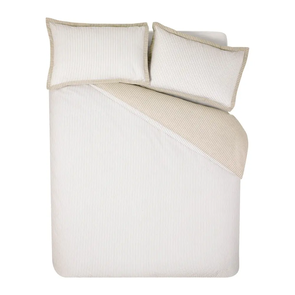Lenjerie de pat albă-bej pentru pat de o persoană 135x200 cm Oxford Pinstripe – Catherine Lansfield