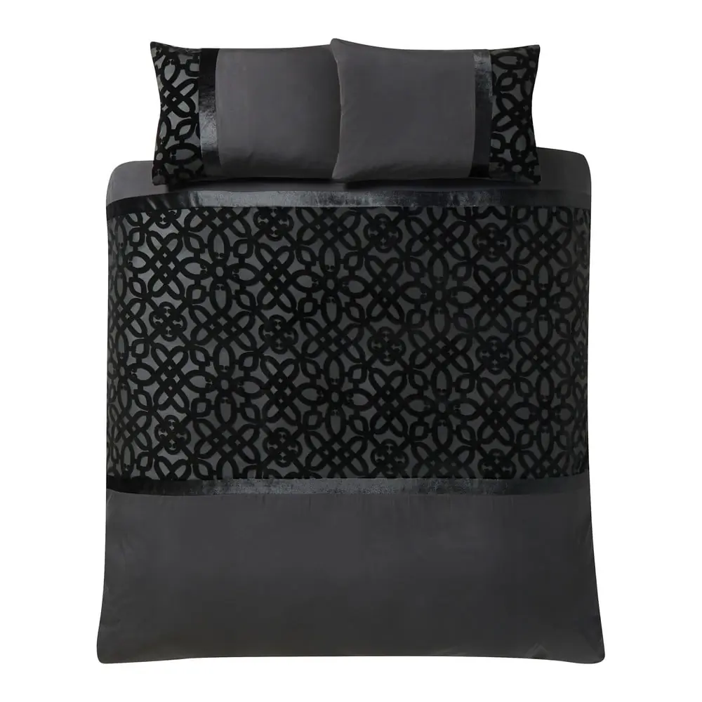 Lenjerie de pat neagră din catifea pentru pat dublu, extinsă 230x220 cm Lattice Cut – Catherine Lansfield