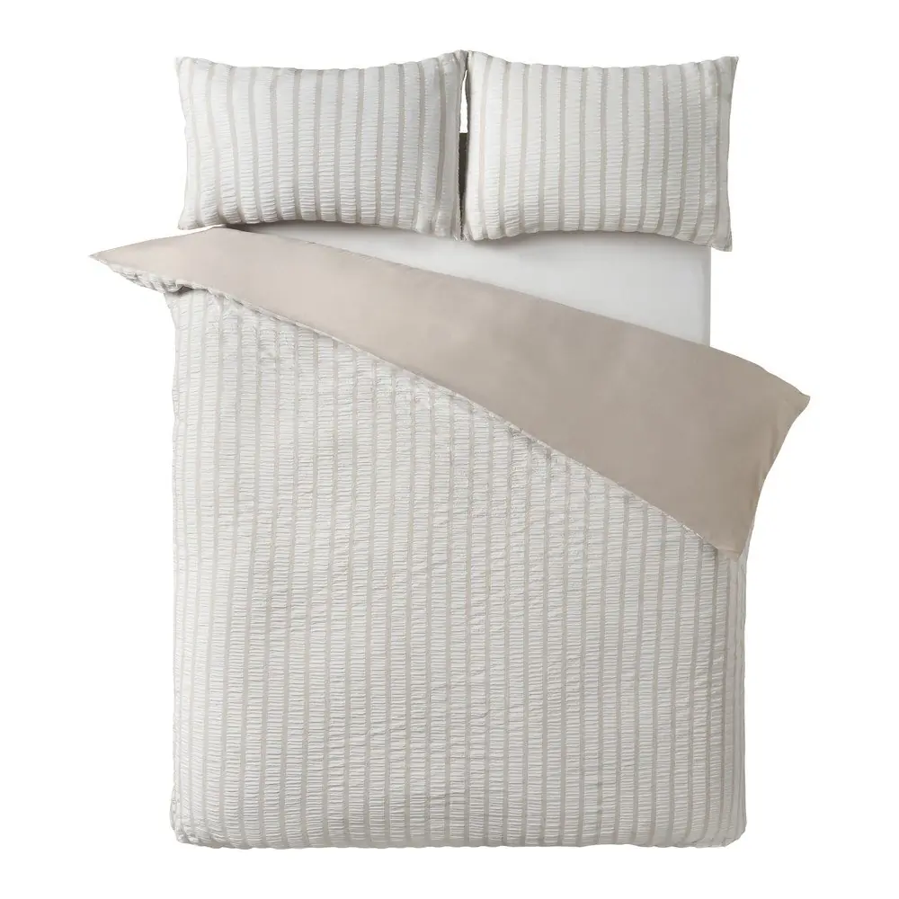 Lenjerie de pat bej pentru pat dublu cu 3 piese 200x200 cm So Soft Seersucker Stripe – Catherine Lansfield