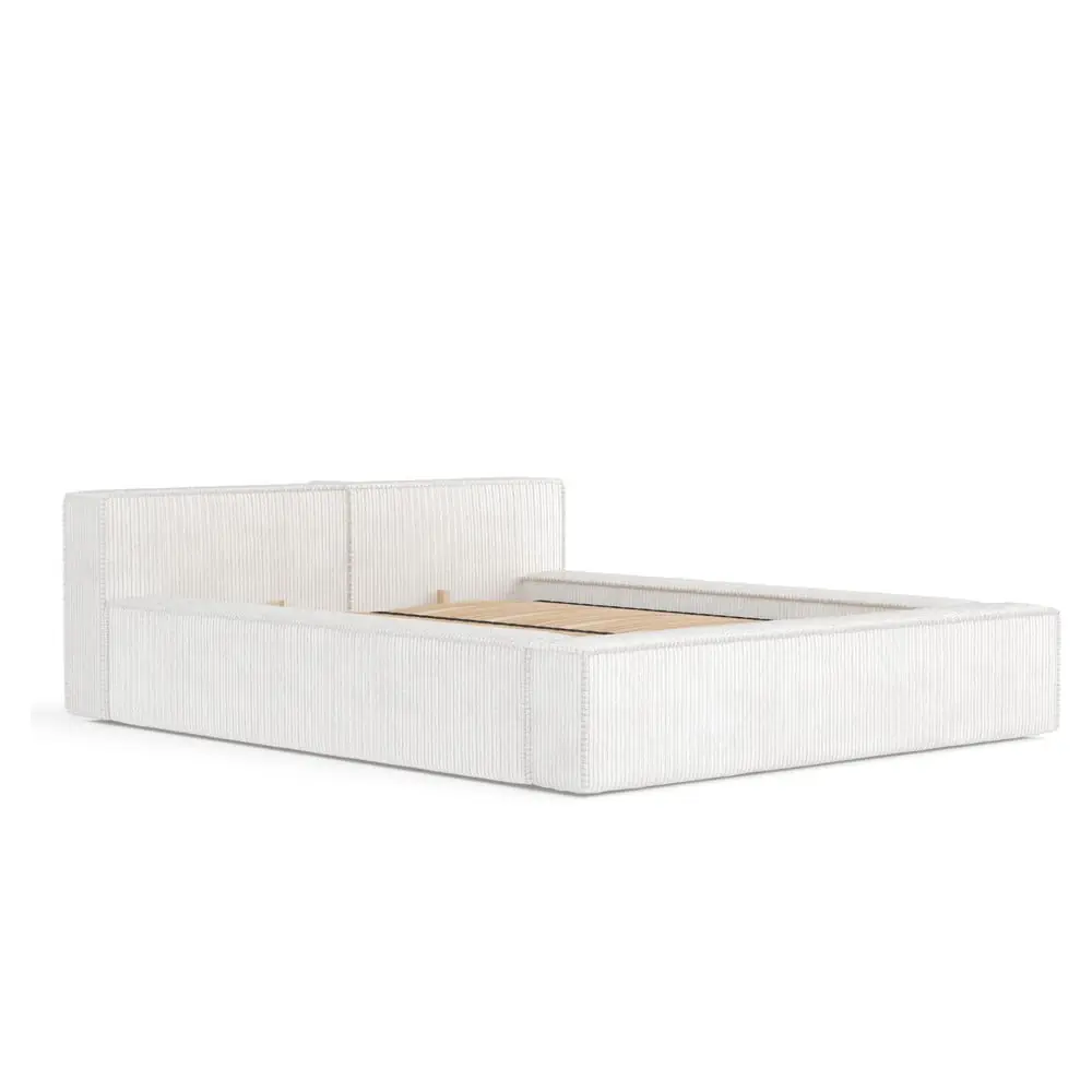 Pat matrimonial crem tapițat cu spațiu de depozitare cu somieră 140x200 cm Voliera – Maison de Rêve