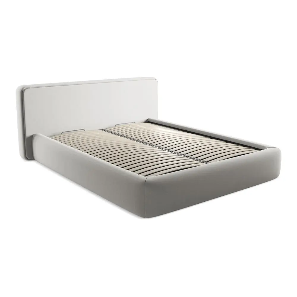 Pat matrimonial gri deschis tapițat cu spațiu de depozitare cu somieră 160x200 cm Kiana – Makamii