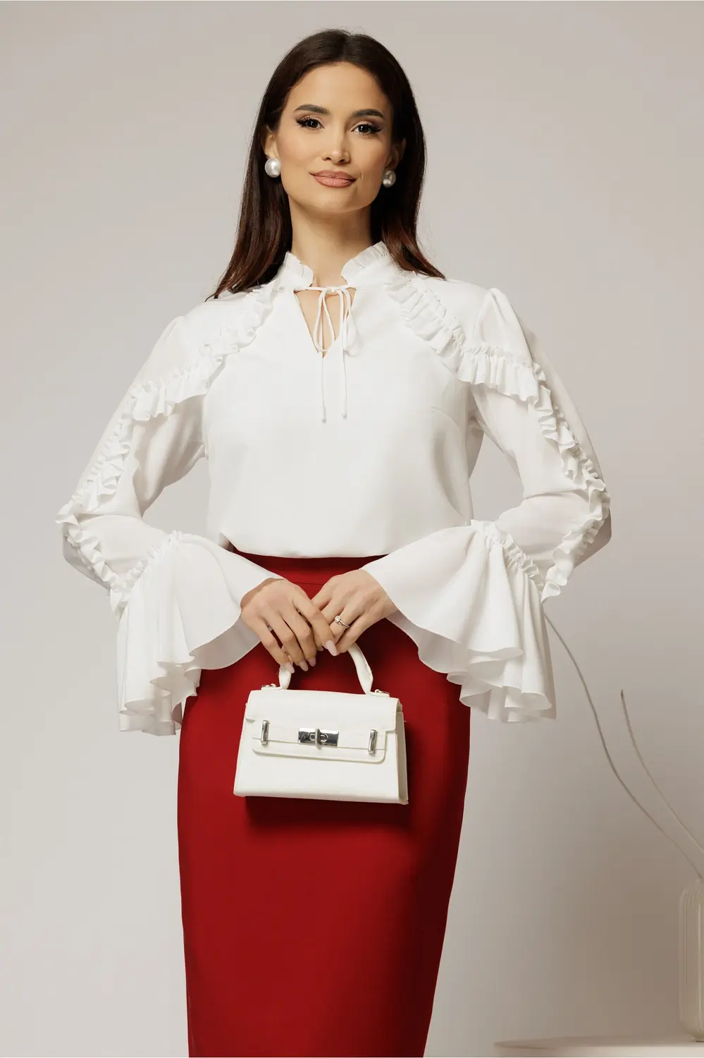 Bluza alba eleganta din voal plin cu volanase pe maneci si snur la decolteu