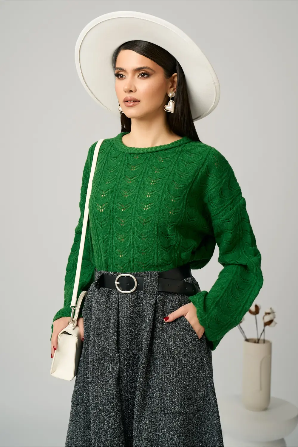 Bluza casual din tricot verde cu decupaje