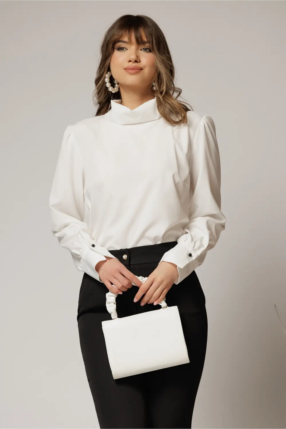 Bluza dama ivoar cu guler tip barcuta din voal si croi lejer