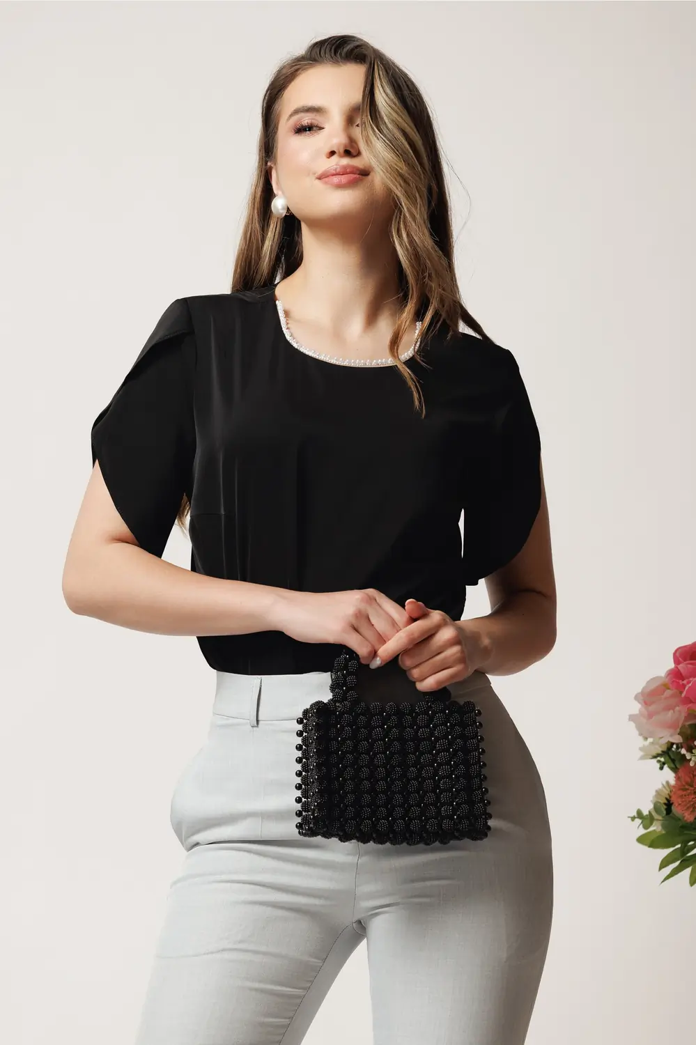 Bluza DY Fashion neagra lejera din voal cu perle la decolteu