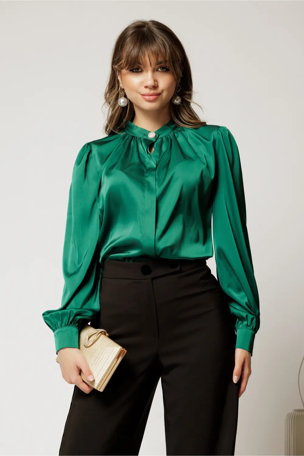 Bluza DY Fashion verde din satin cu guler tunica si nasture elegant