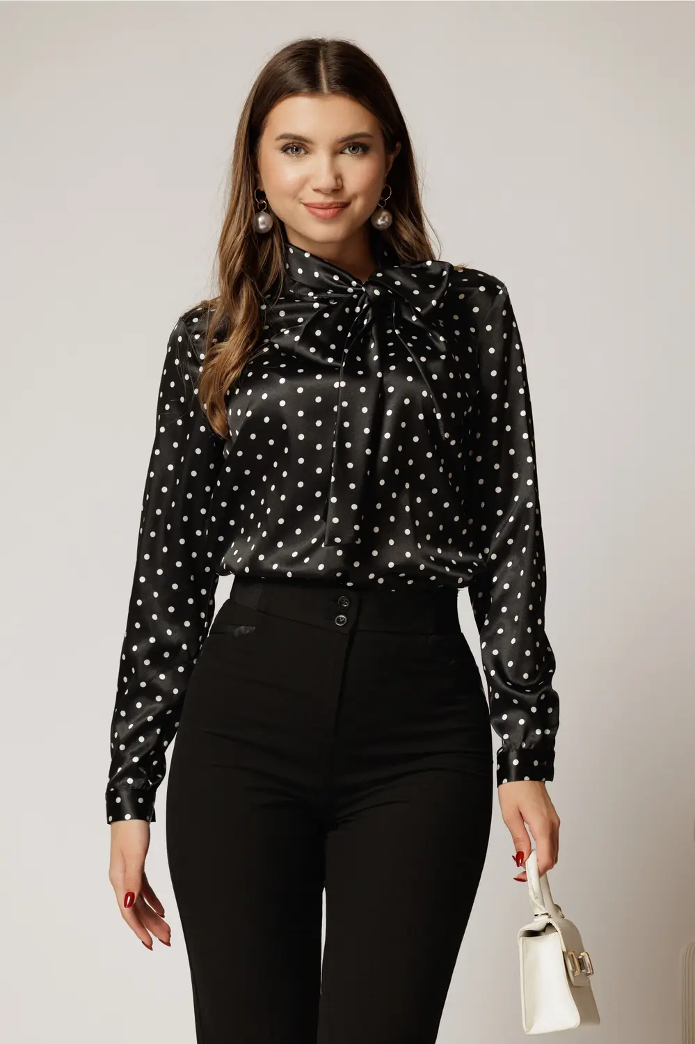 Bluza eleganta neagra din satin cu buline