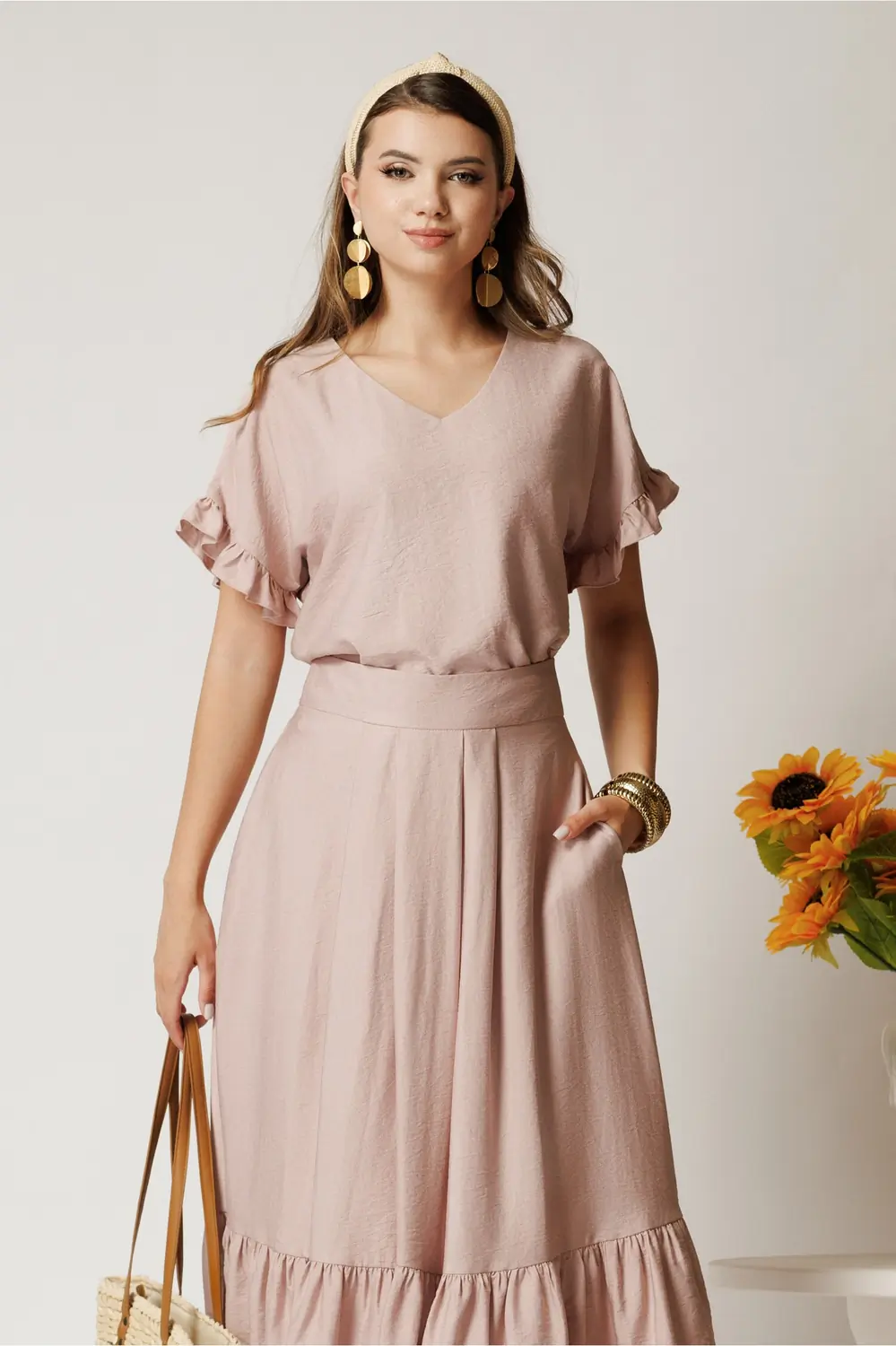 Bluza roz din rayon cu croi drept si volanase la maneci