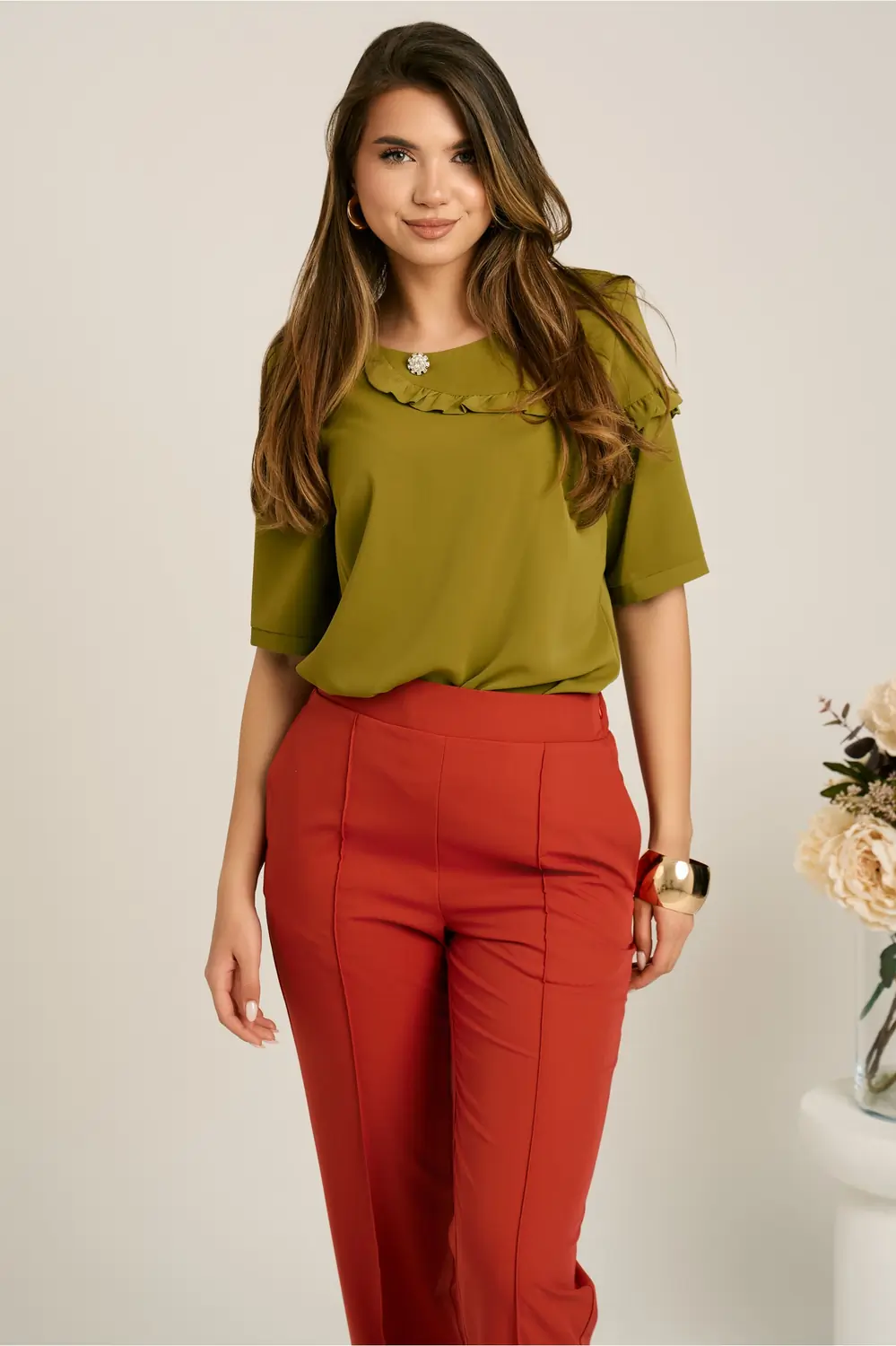 Bluza verde olive din viscoza lejera cu volanas pe bust