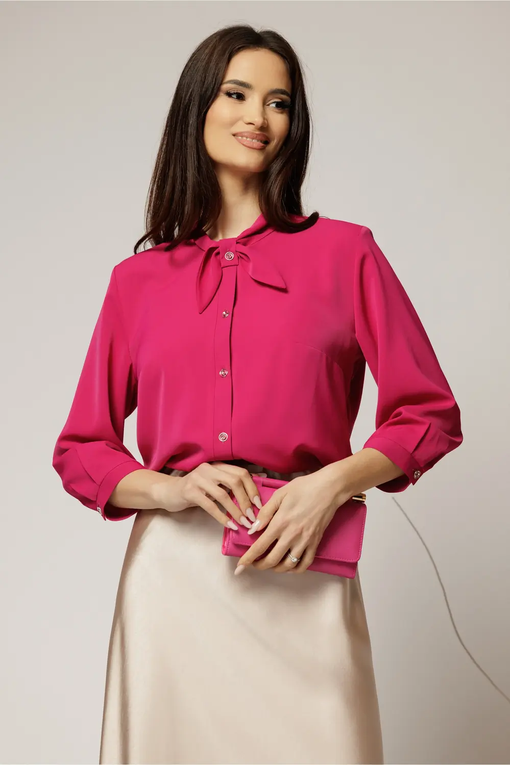 Camasa magenta cu funda la guler si inchidere cu nasturi