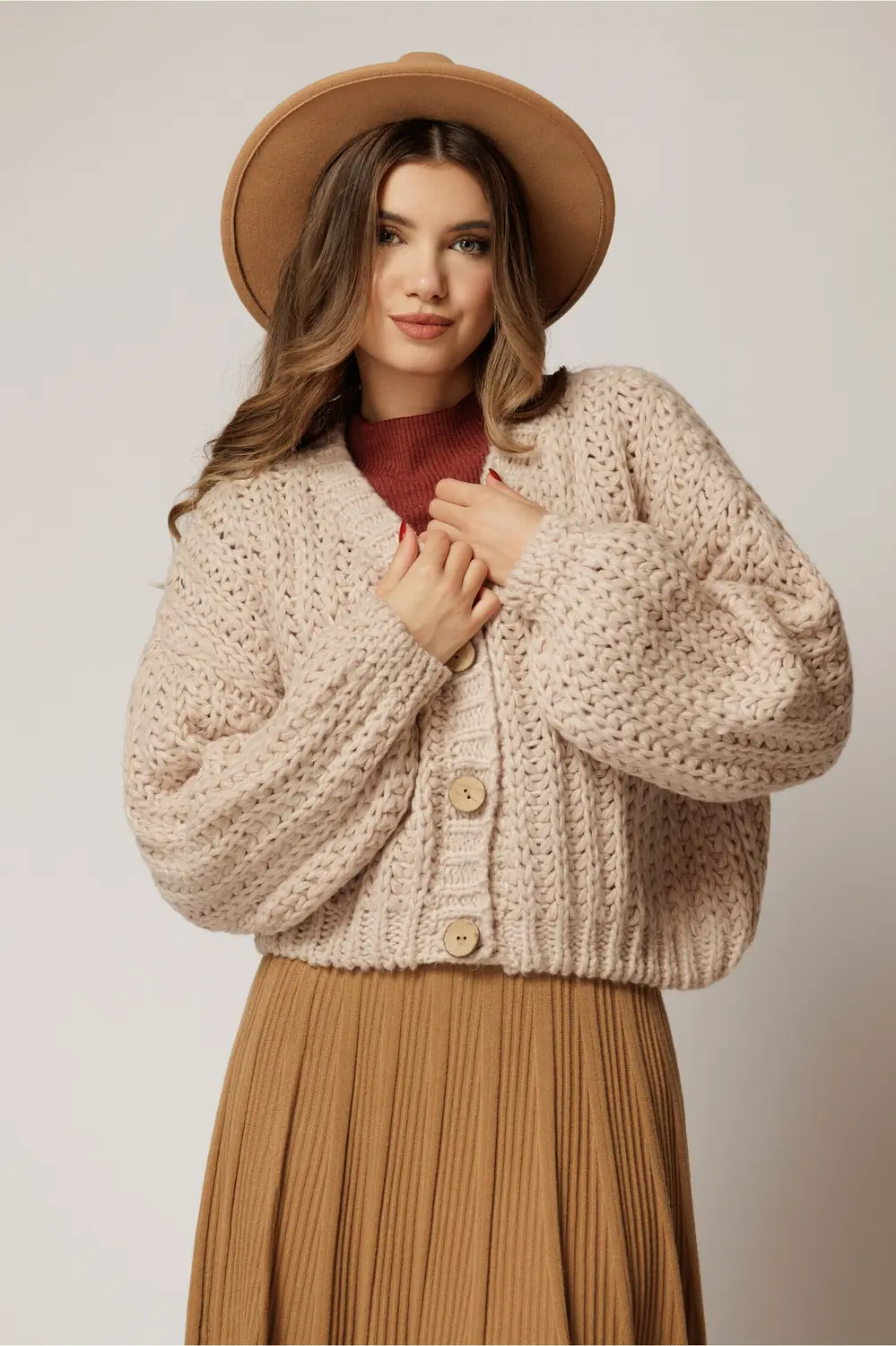 Pulover scurt crem tricotat lejer