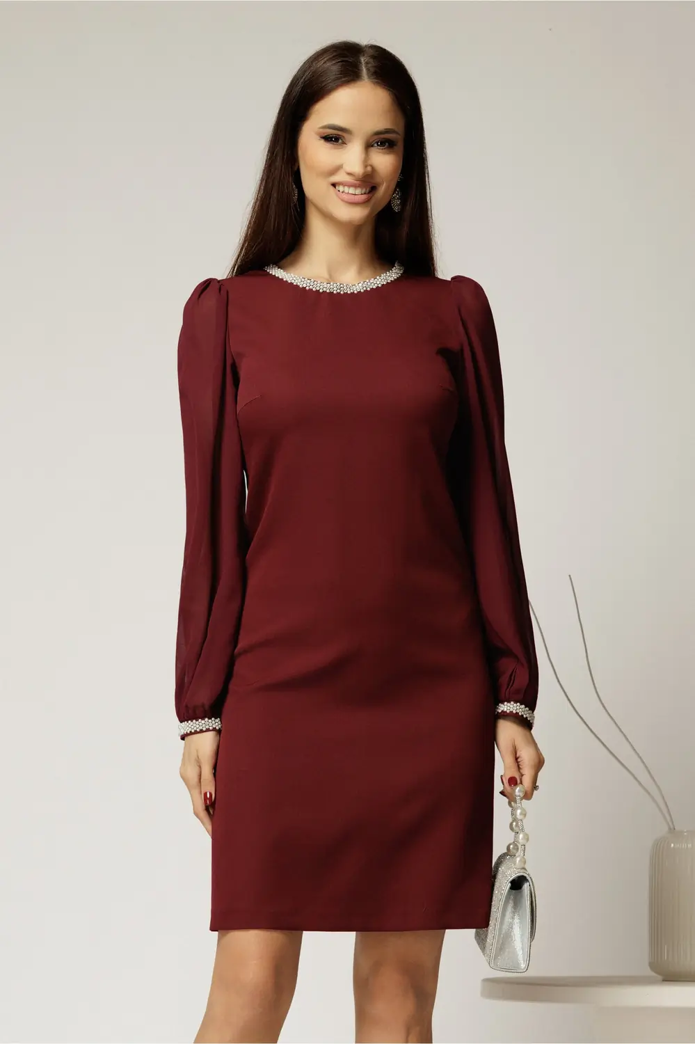 Rochie DY Fashion bordo eleganta cu maneci din voal si aplicatii la decolteu