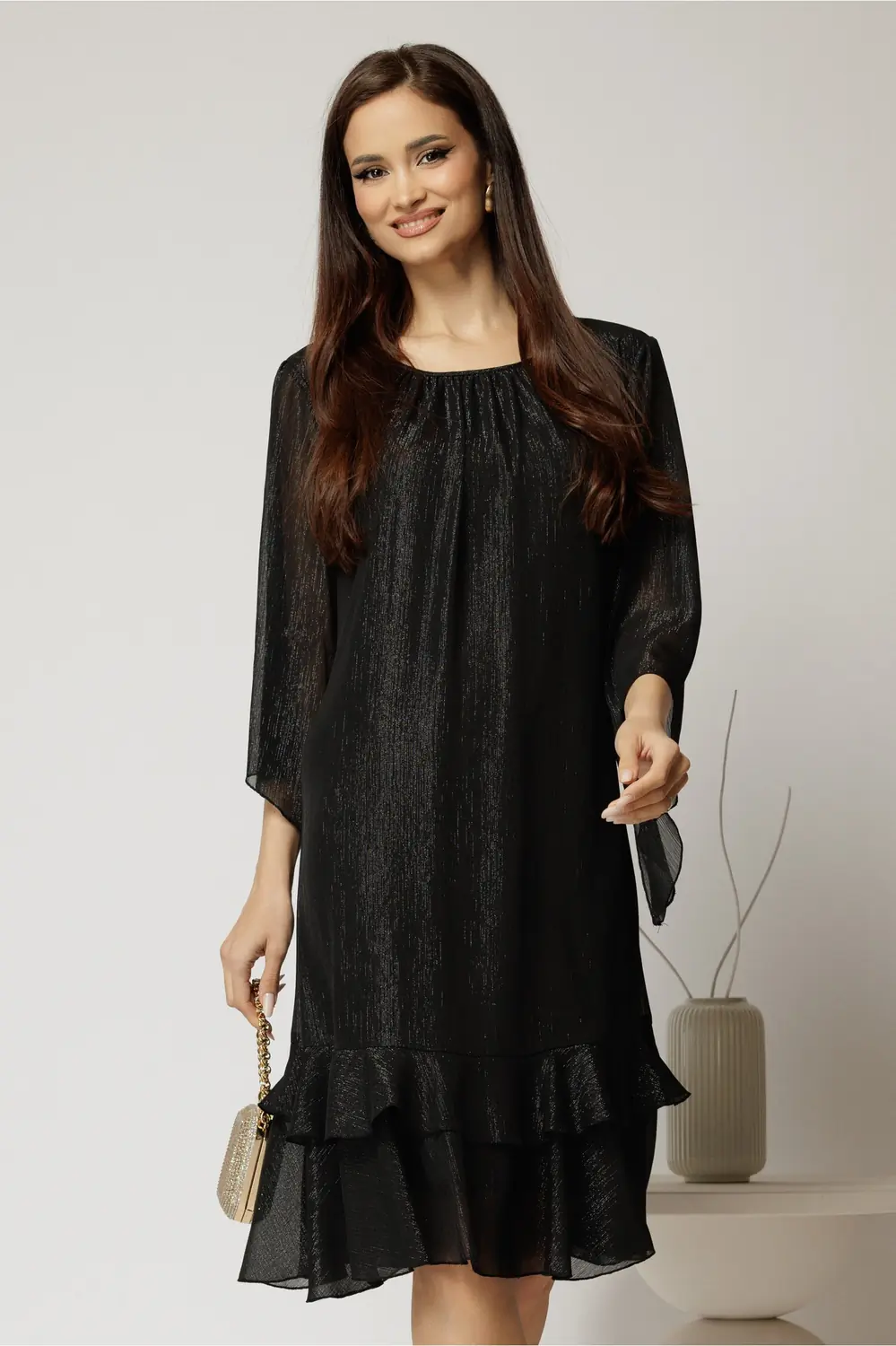 Rochie midi eleganta neagra cu fir lurex din voal cu croi lejer si volanase la baza