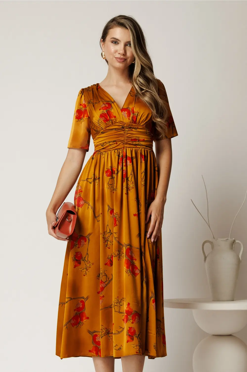 Rochie midi galben mustar din satin cu talie marcata