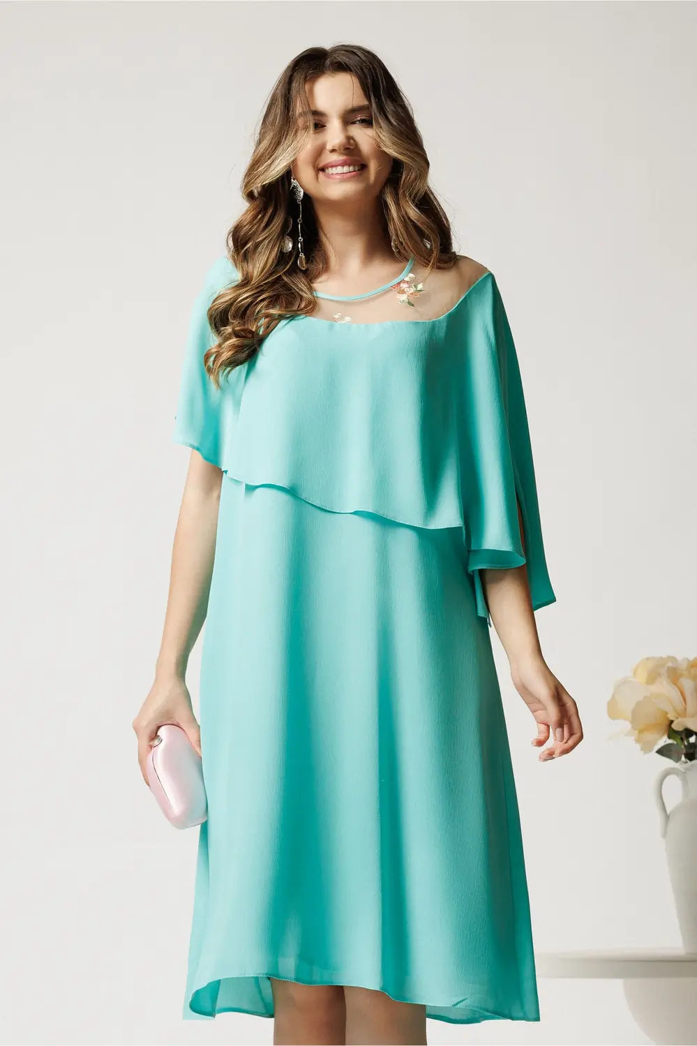 Rochie midi turcoaz din voal dreapta cu volan si broderie pe bust