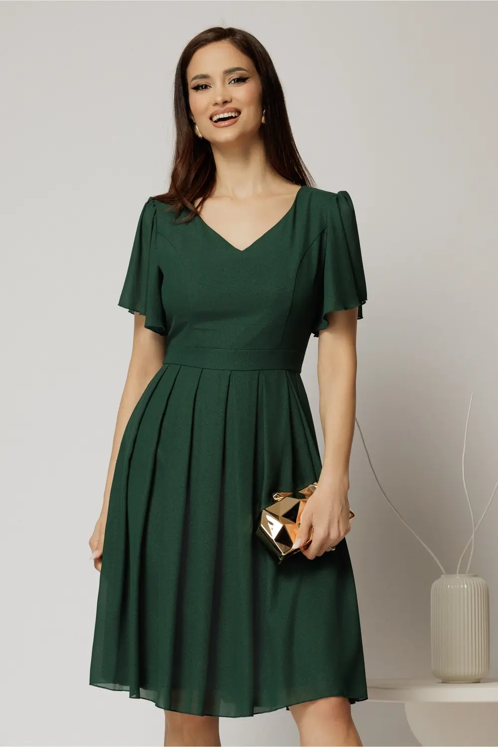 Rochie midi verde de ocazie din voal cu decolteu in V si pliuri pe fusta