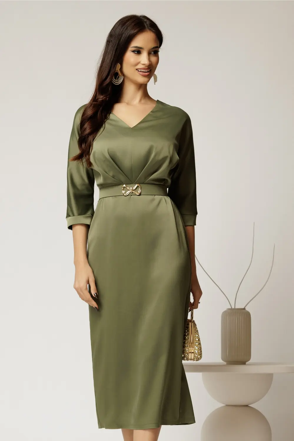 Rochie midi verde satinata cu decolteu in V