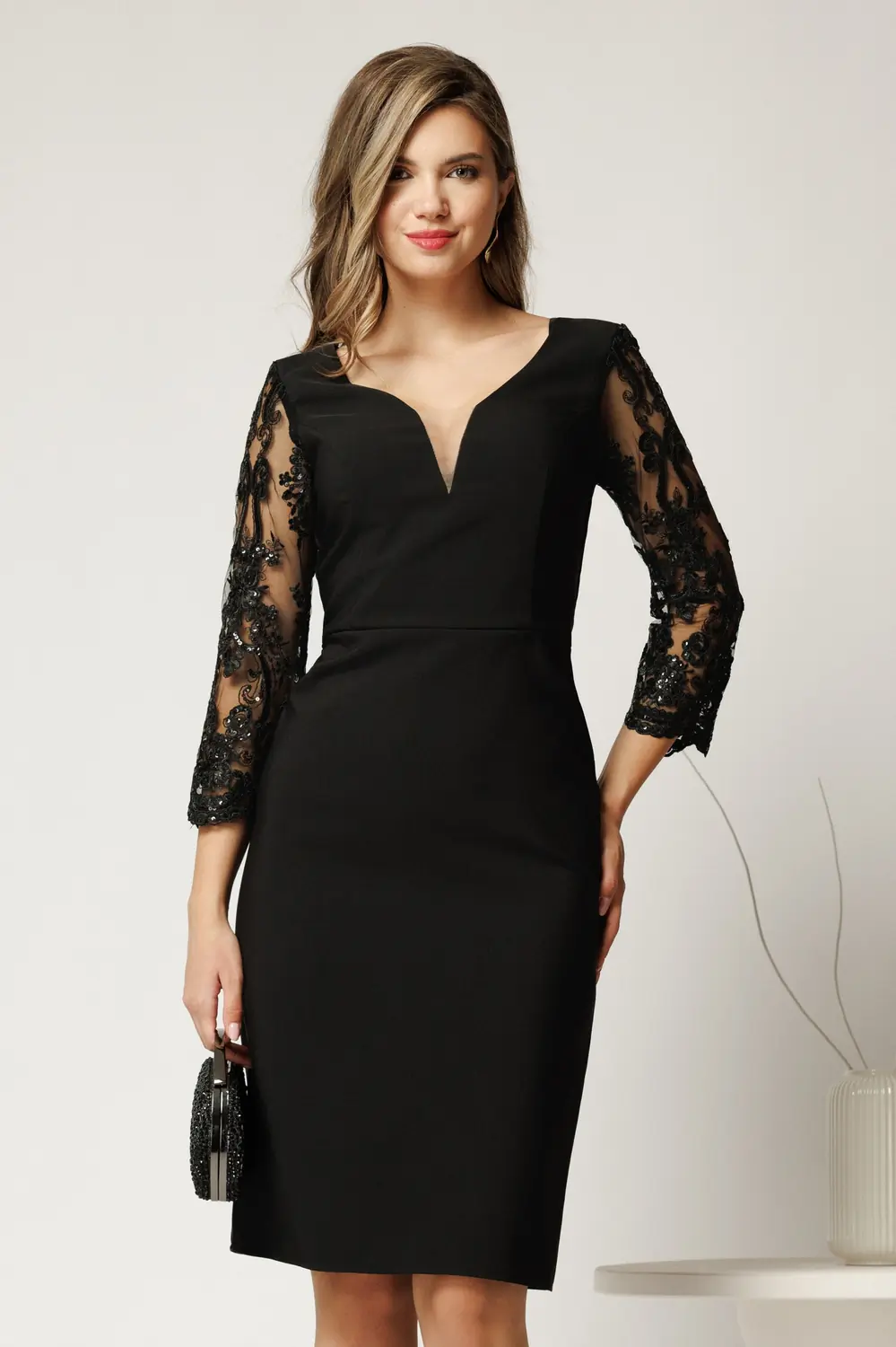 Rochie Poppy midi neagra de ocazie cu maneci din dantela cu paiete