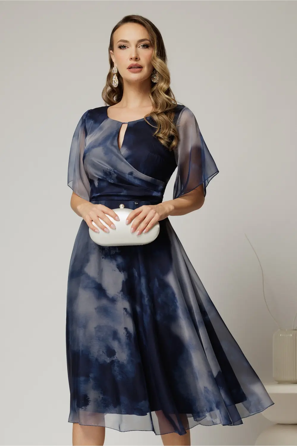 Rochie midi de ocazie in degrade bleumarin din voal fin