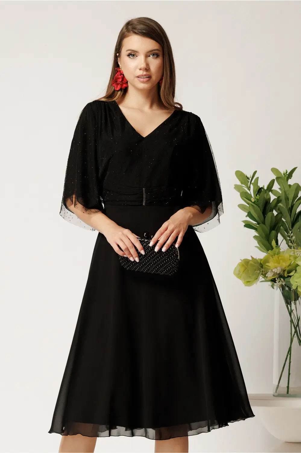 Rochie midi neagra din voal in clos cu strasuri la bust